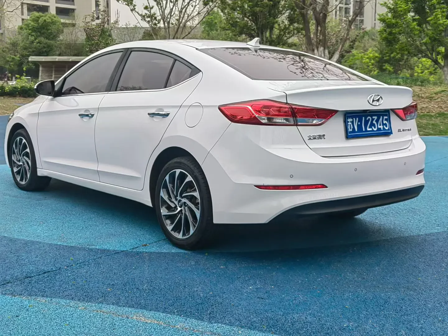 Hyundai lead