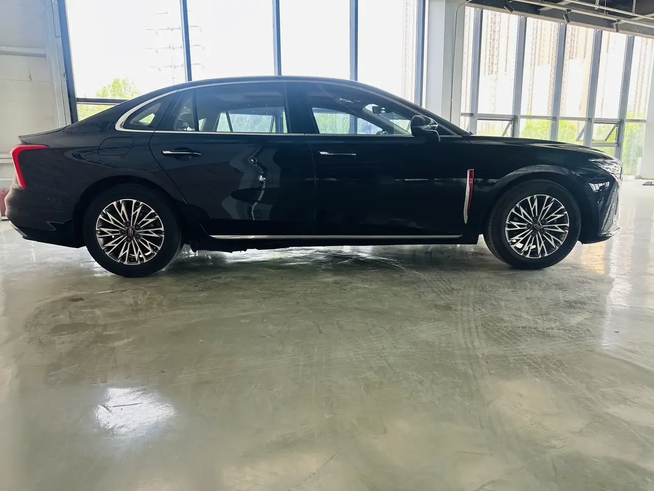 Hongqi H5