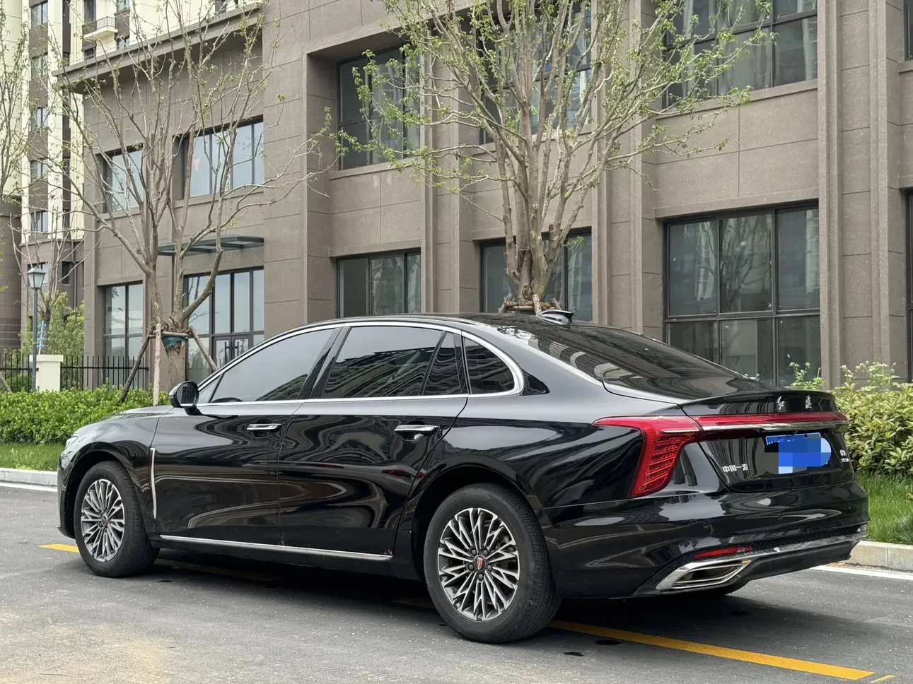 Hongqi H5