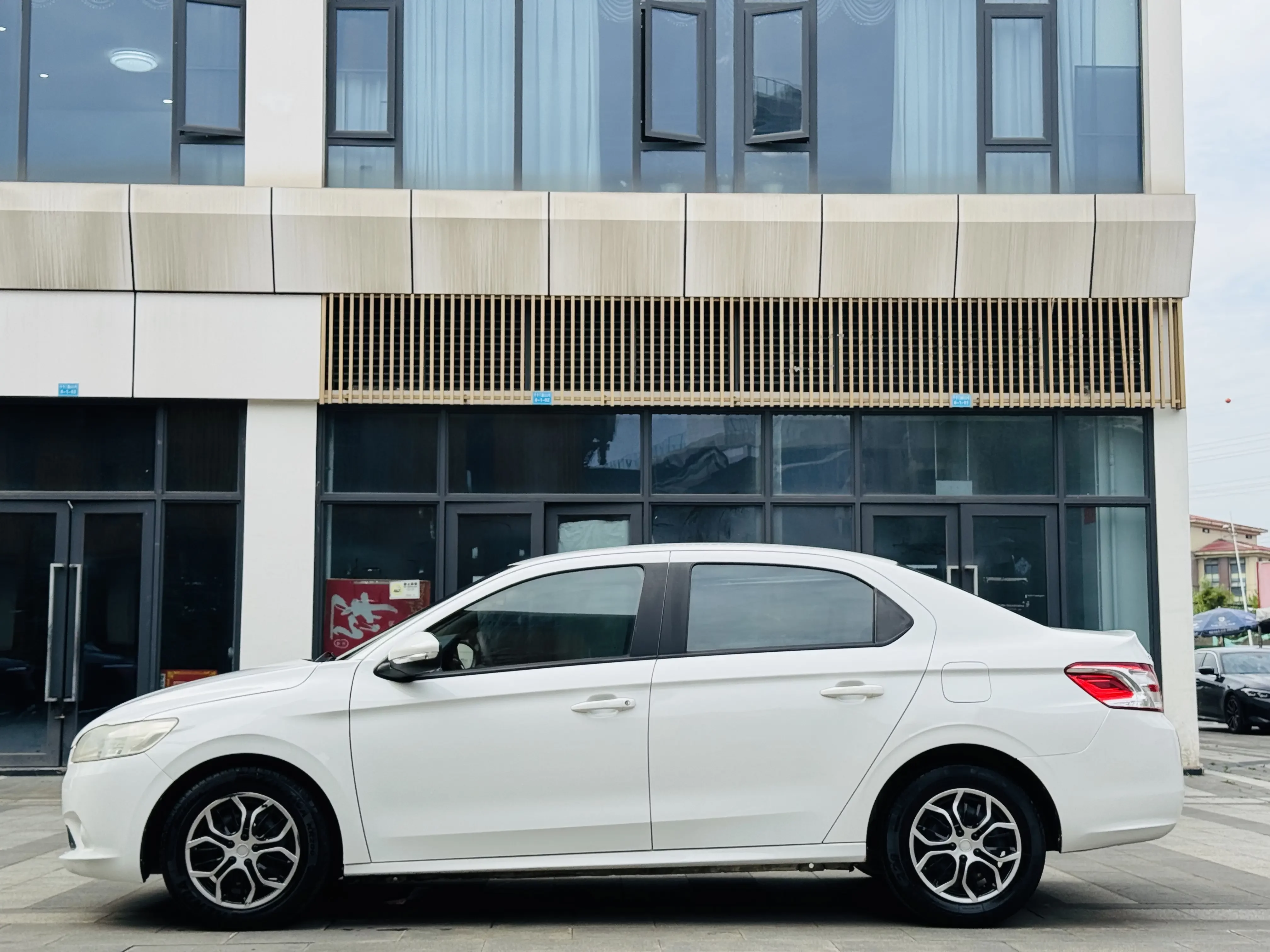Peugeot 301
