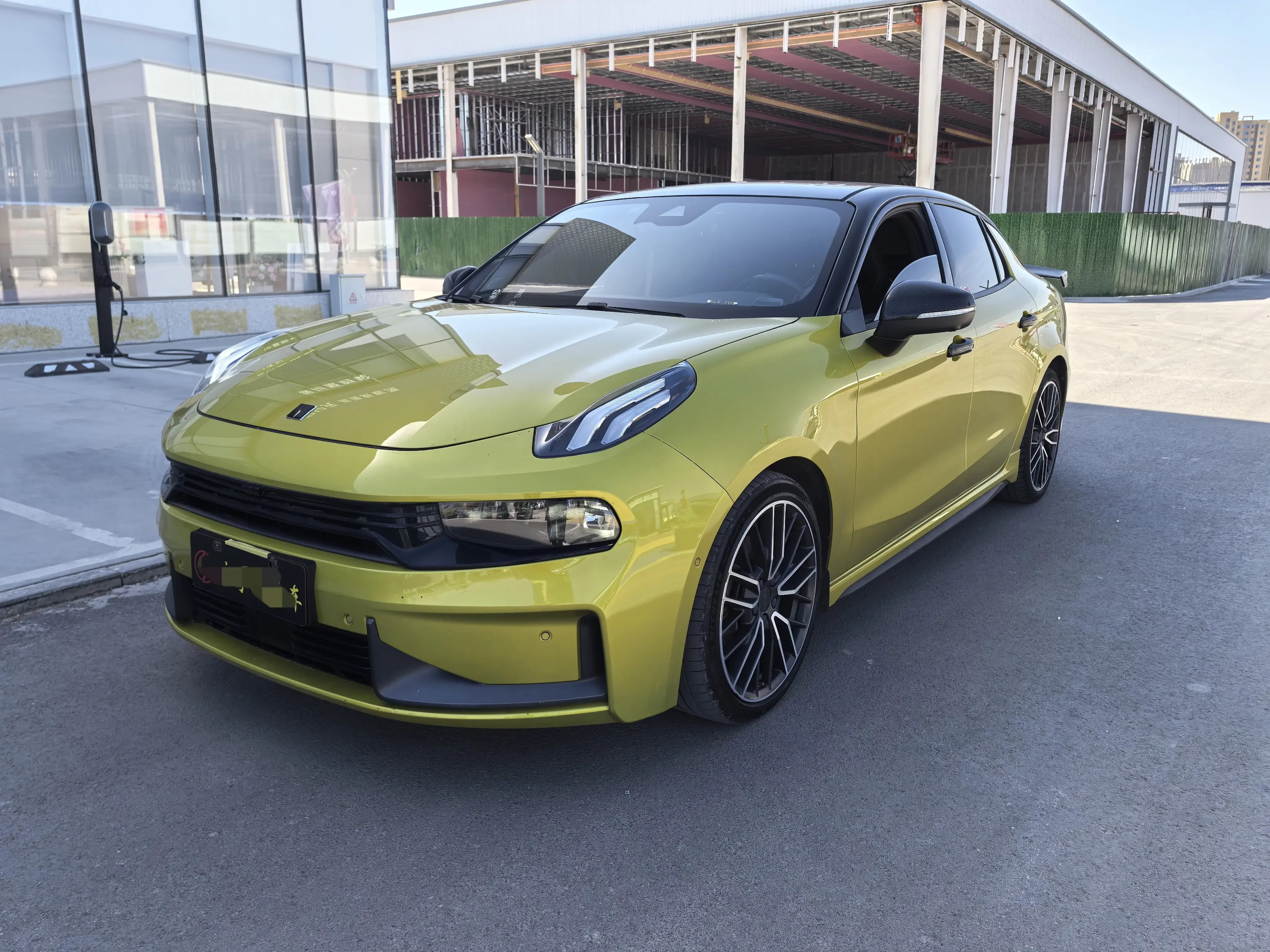 Lynk & Co 03