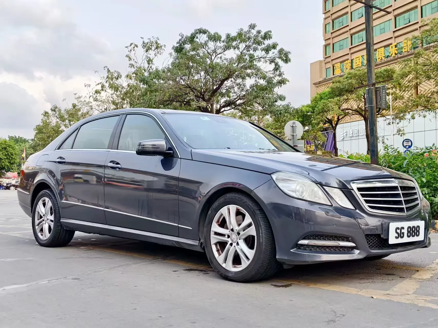 Mercedes-Benz E-Class