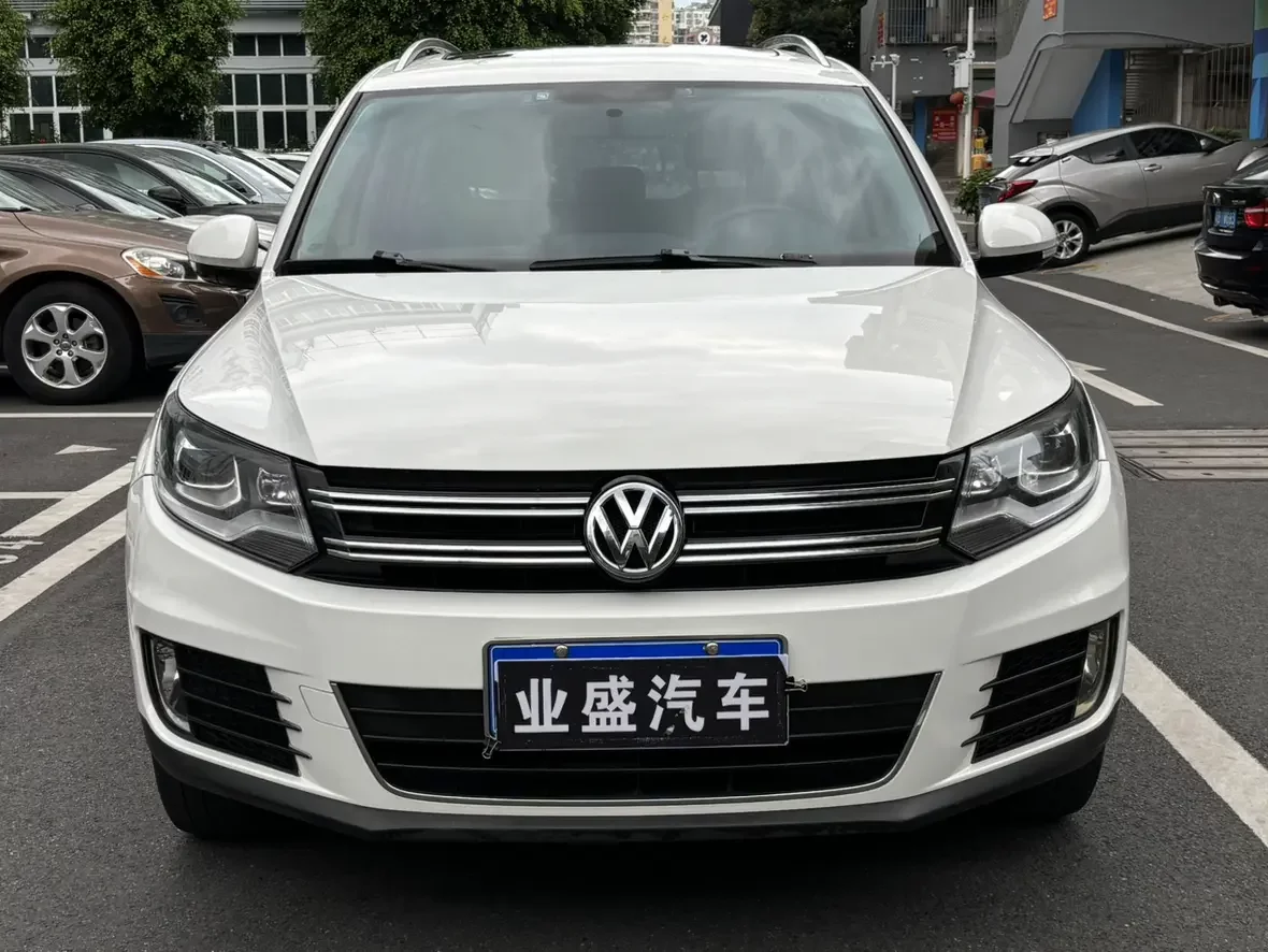 Volkswagen Tiguan (Tharu)