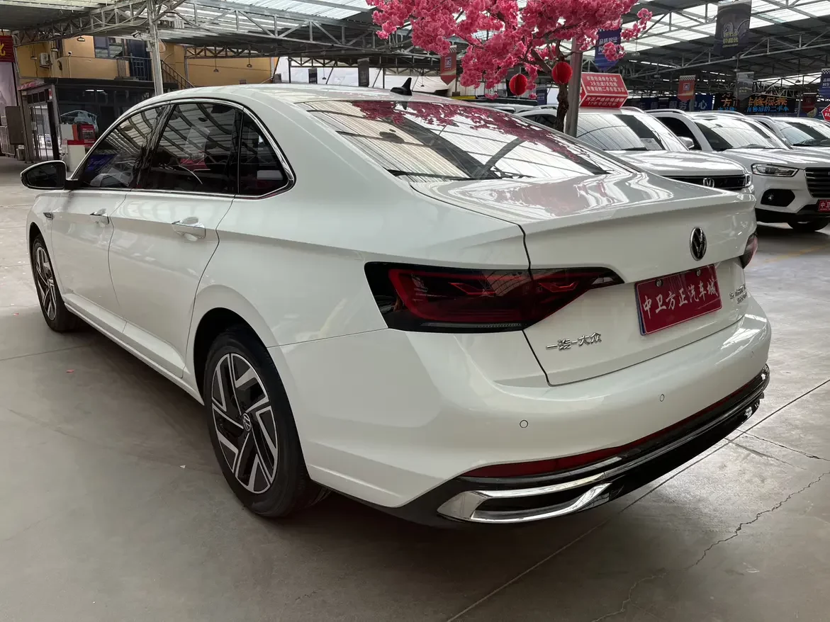 Volkswagen Sagitar