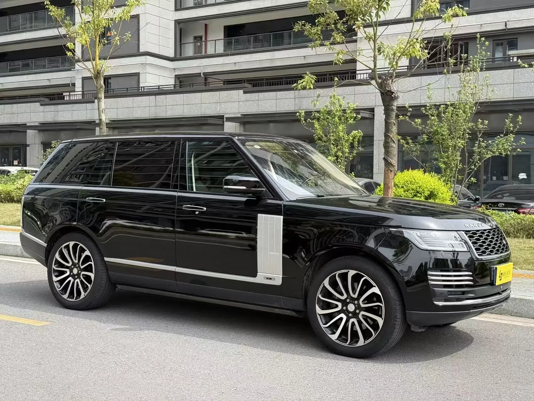 Land Rover range rover