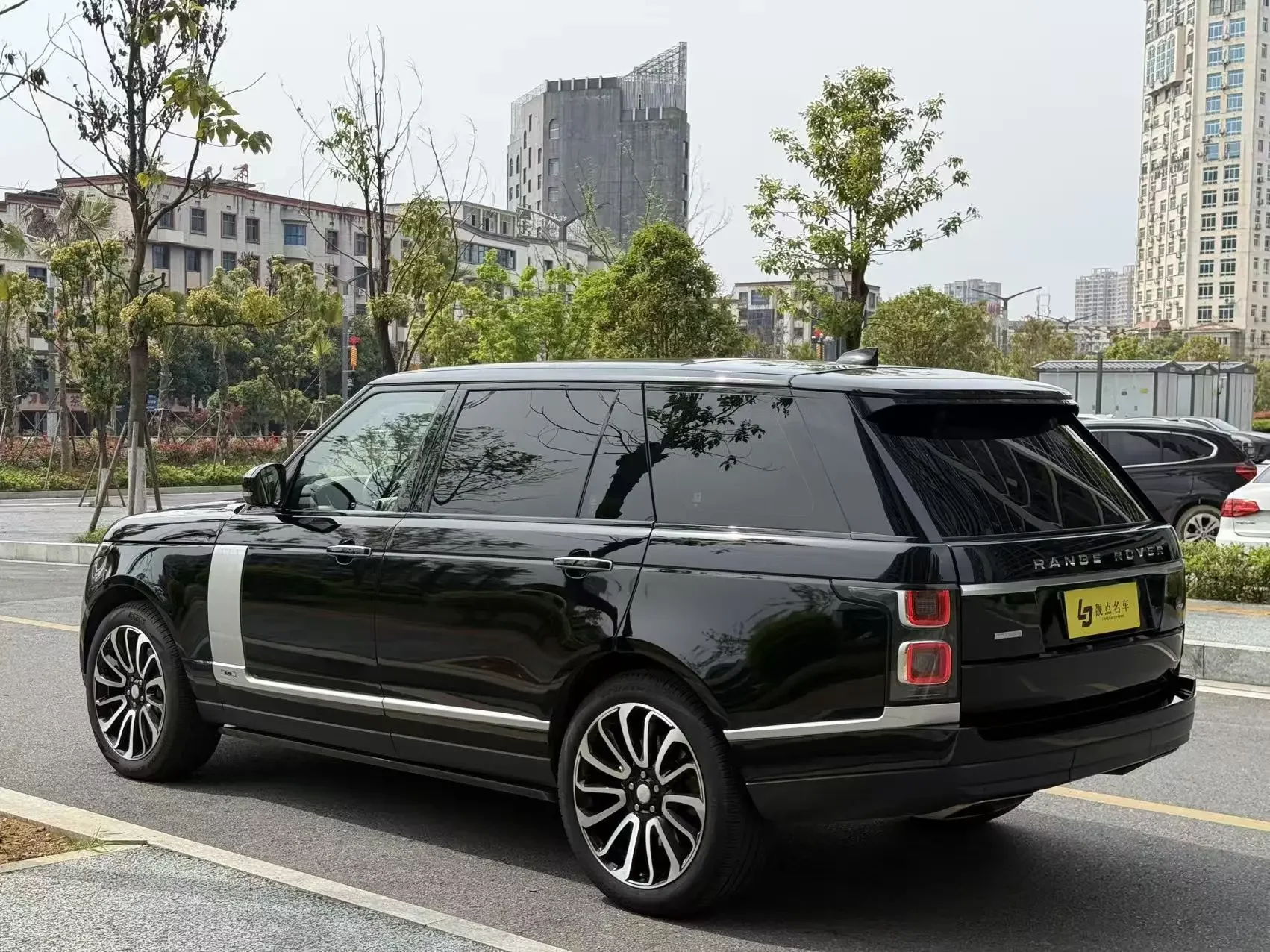 Land Rover range rover