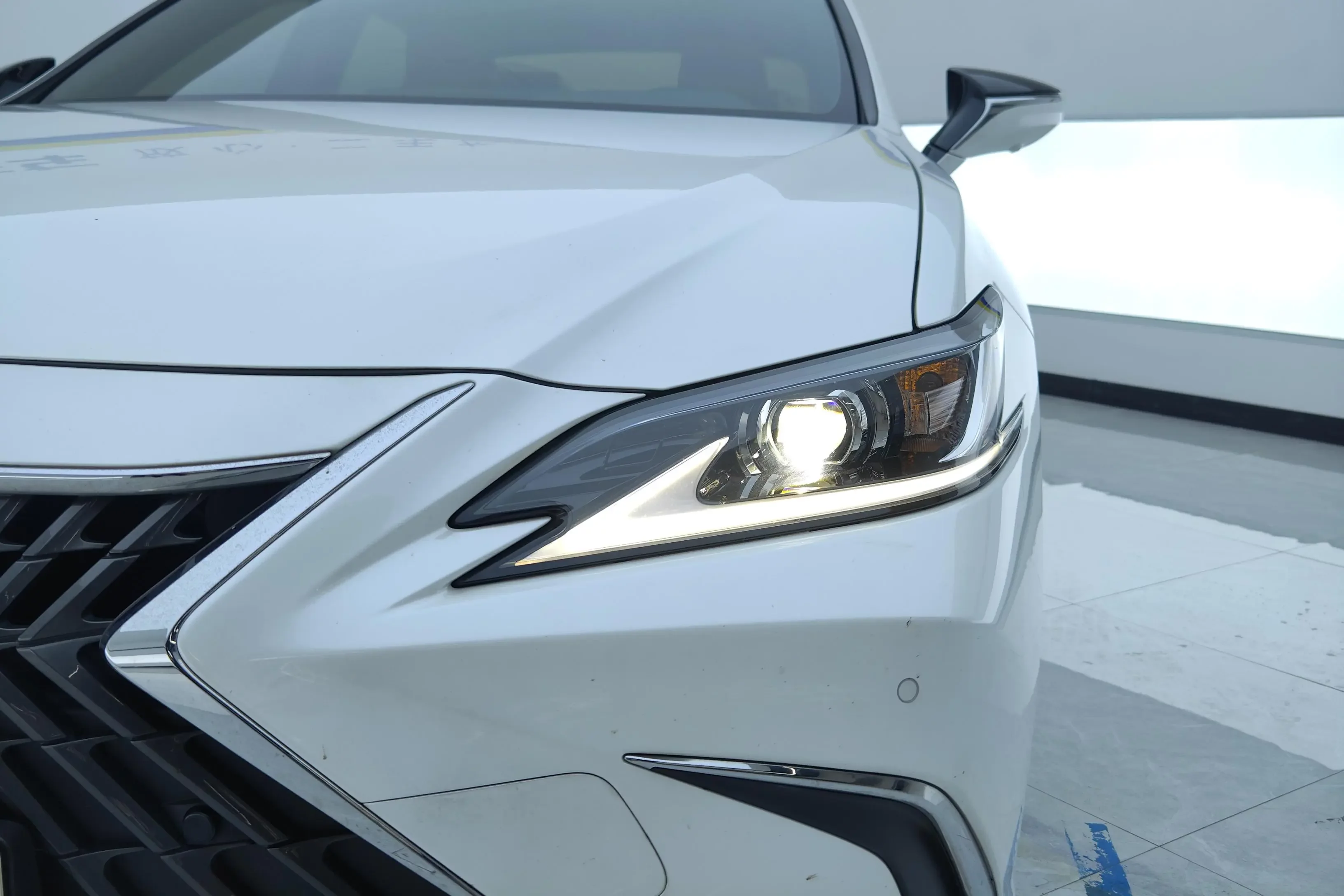 Lexus ES