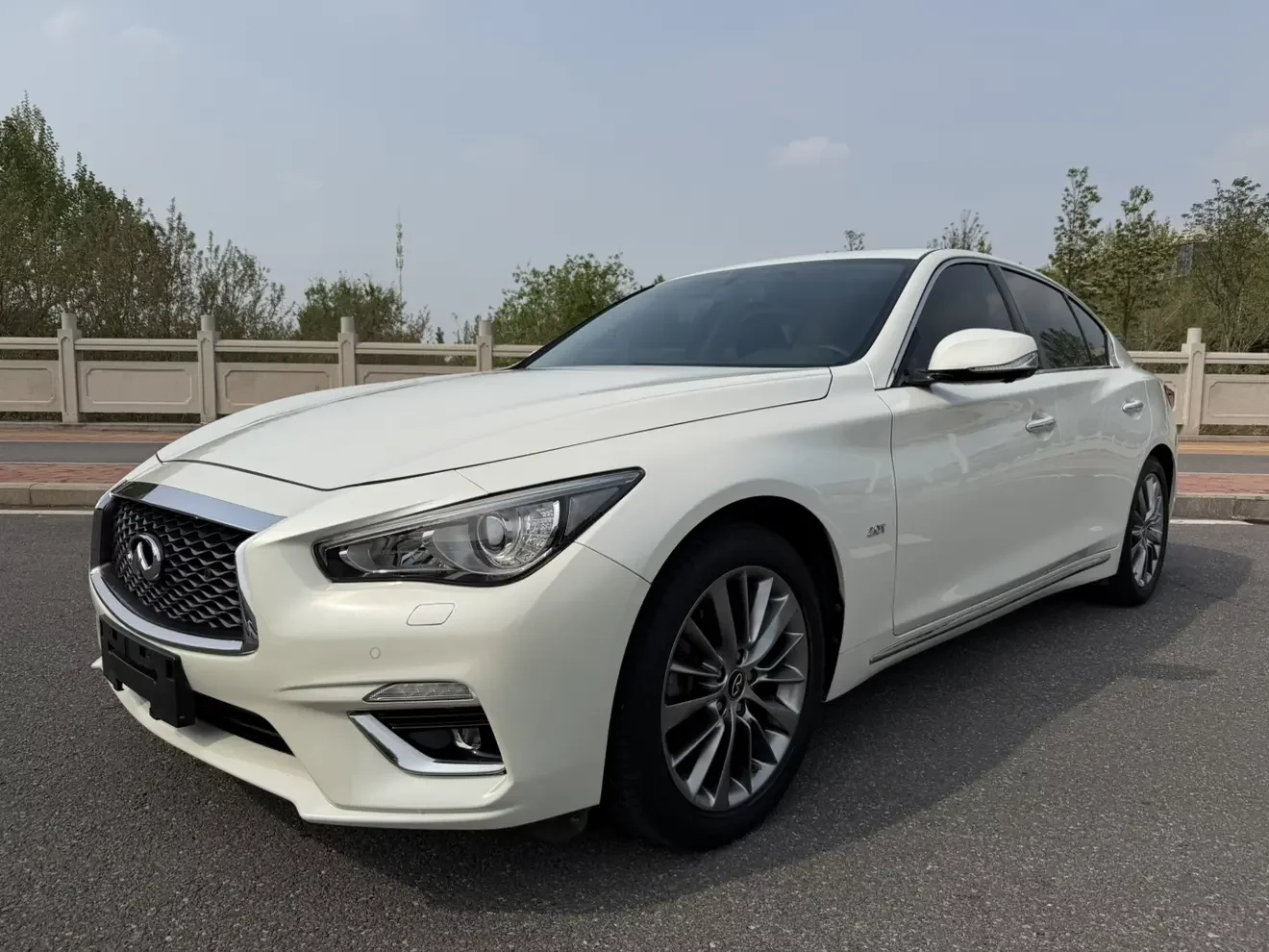Infiniti Q50L
