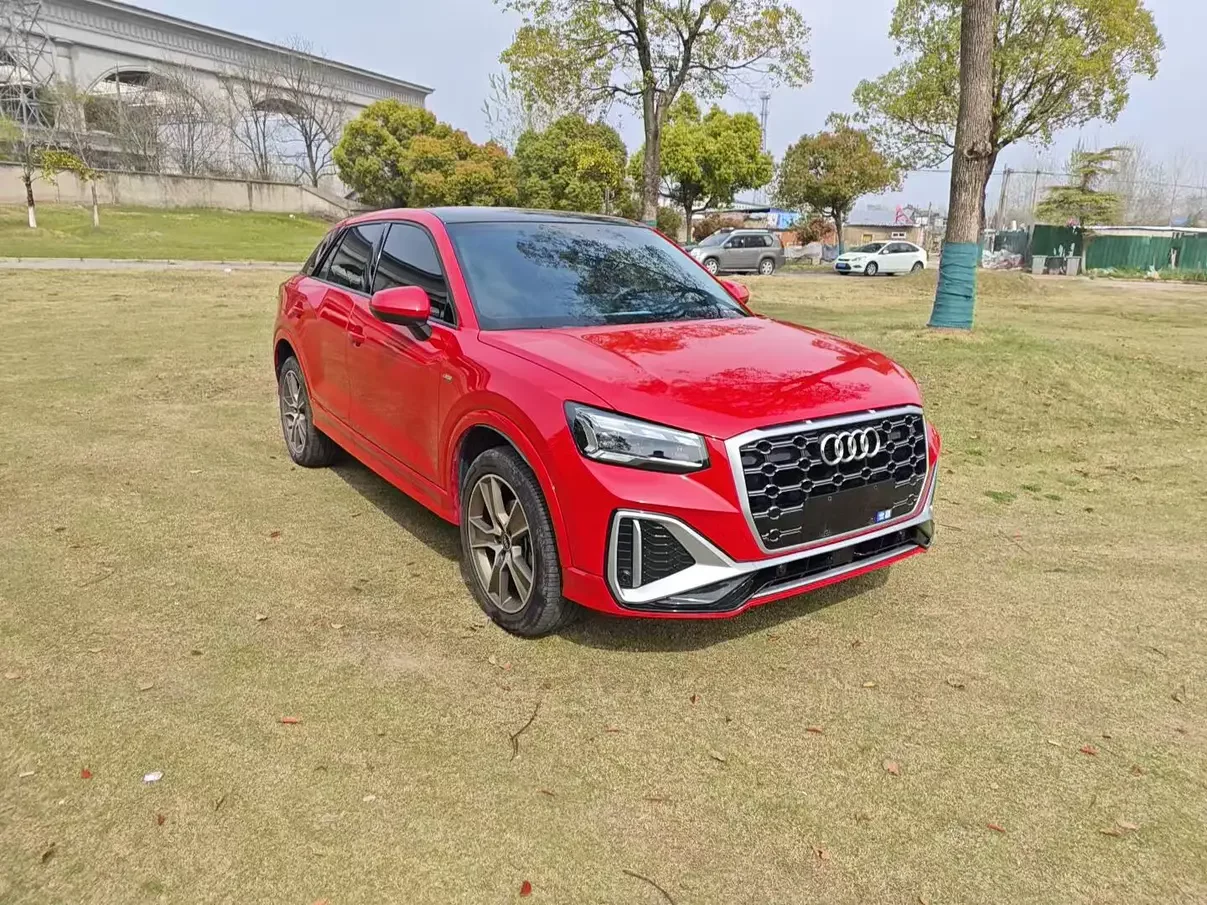 Audi Q2L