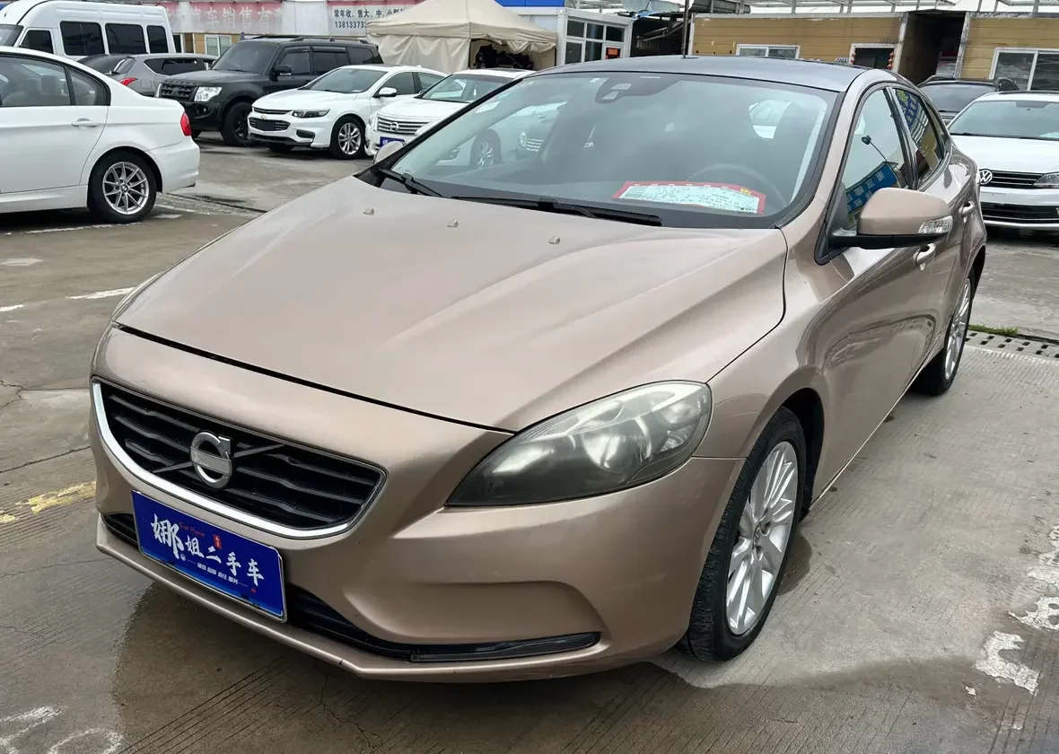 Volvo V40