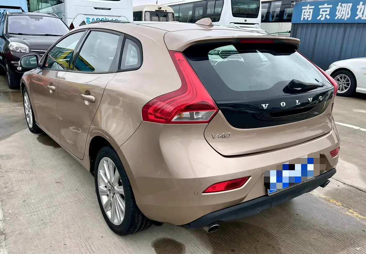 Volvo V40