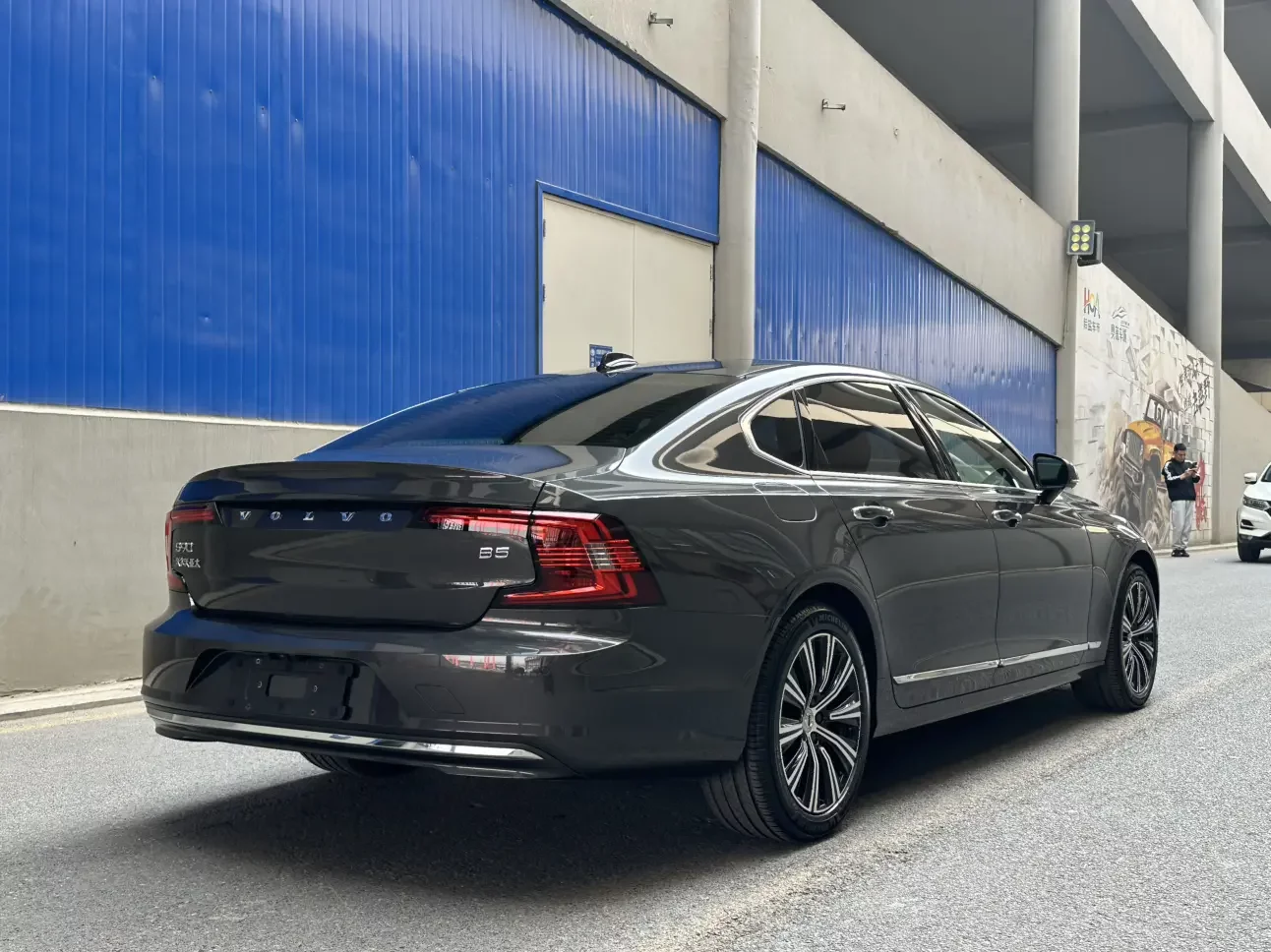 Volvo S90