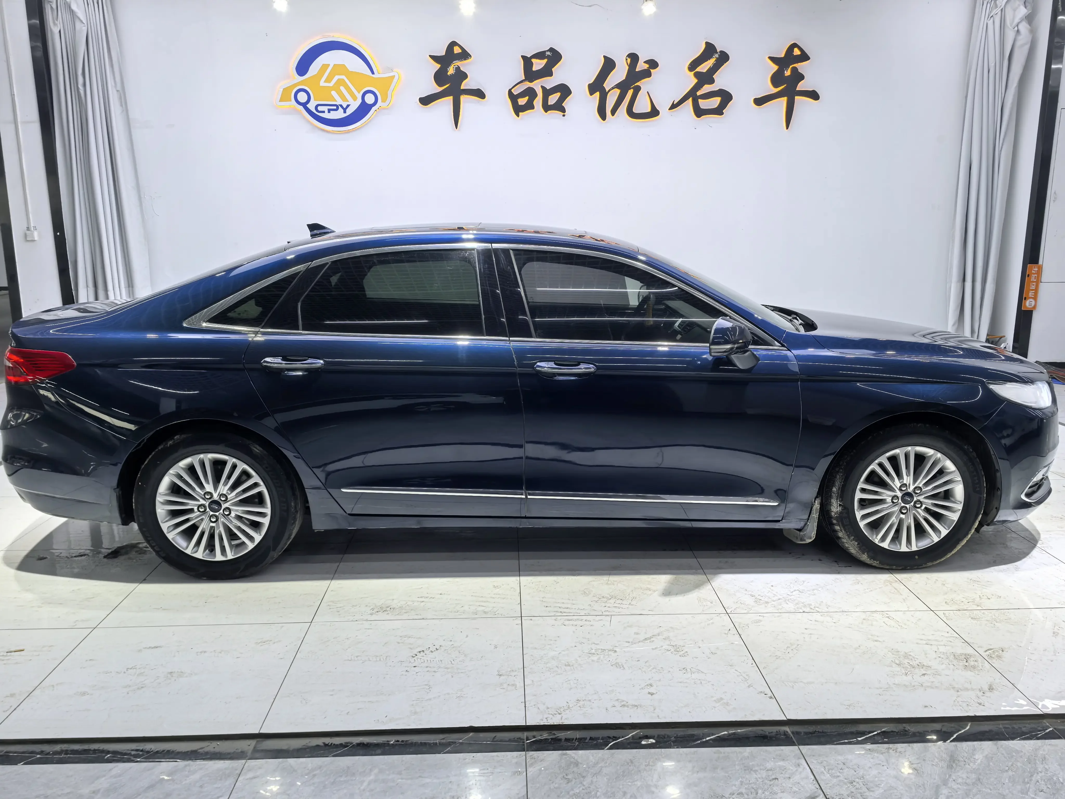 Ford Taurus
