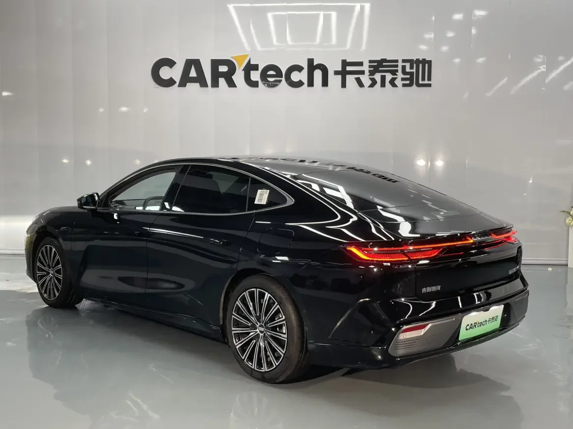 Geely Galaxy Star 8 PHEV