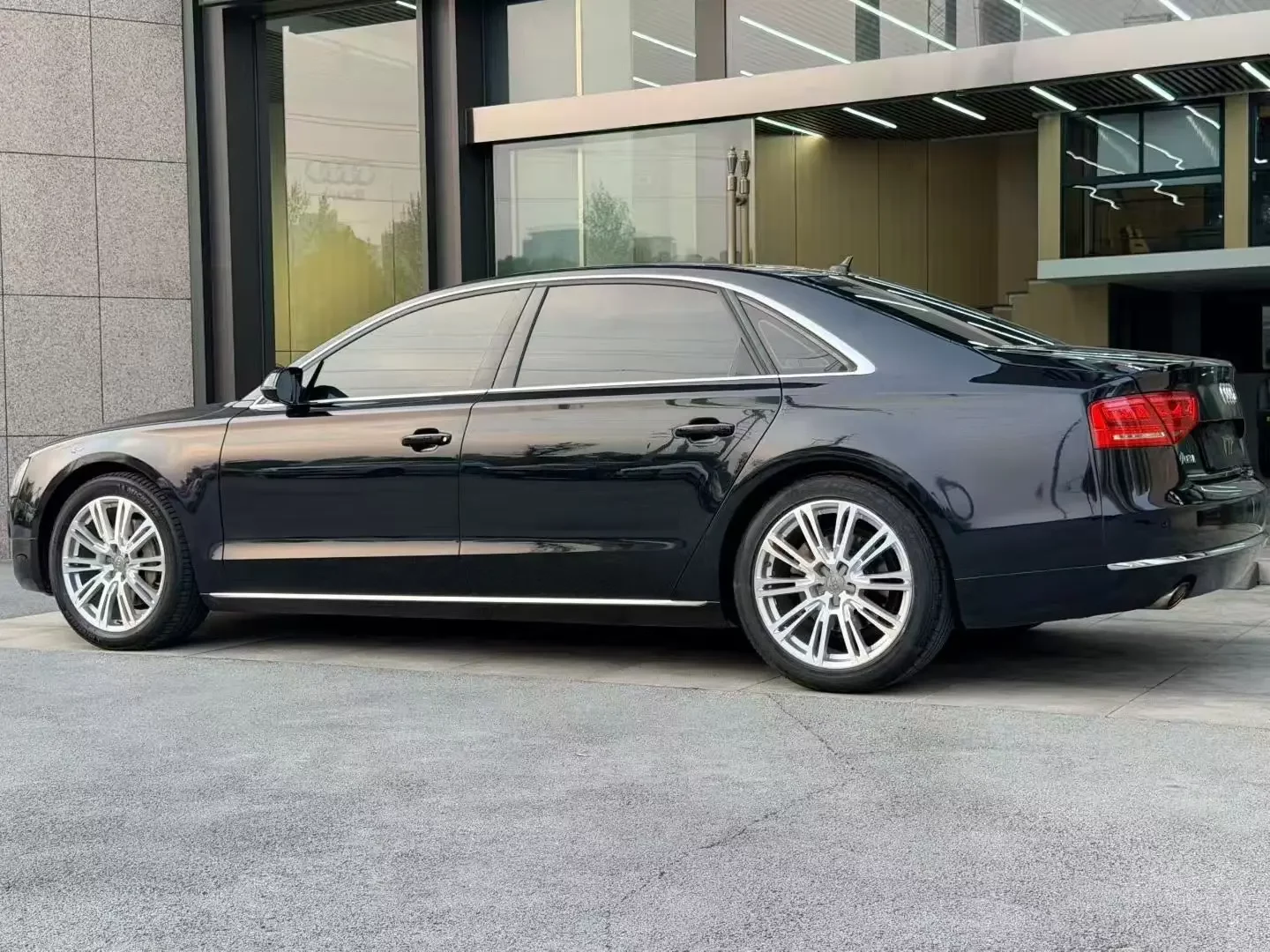 Audi A8