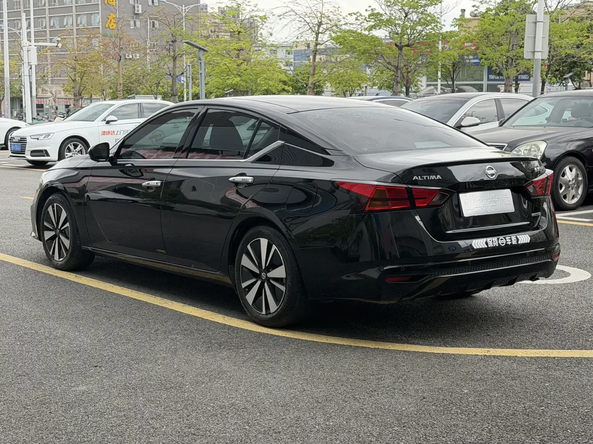 Nissan Altima