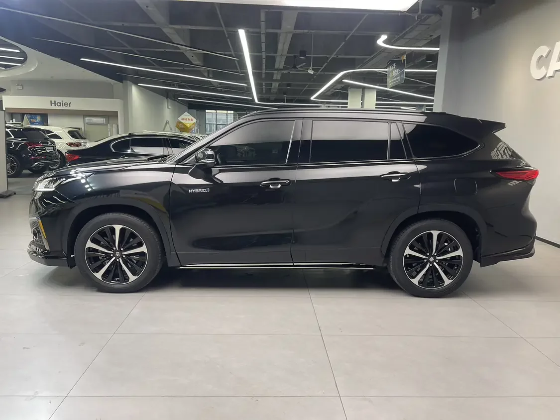 Toyota Crown Kluger