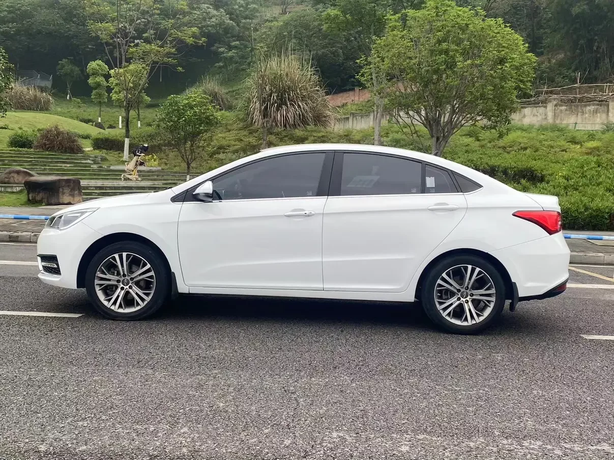 Chery Arrizo 5