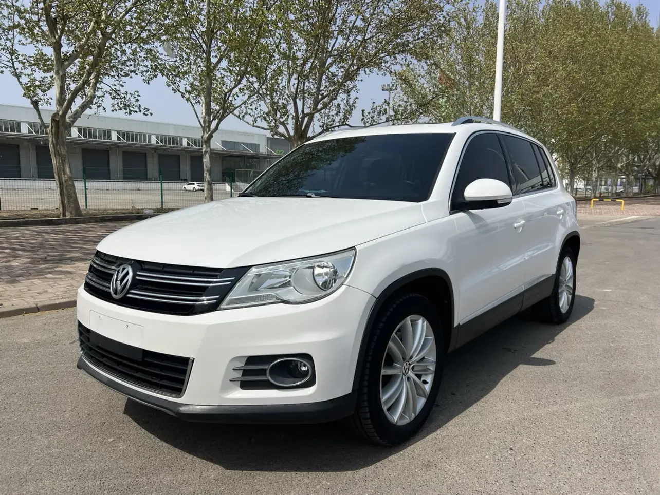 Volkswagen Tiguan (Tharu)