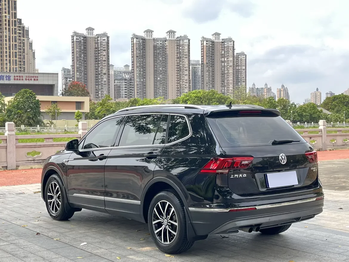 Volkswagen Tiguan L