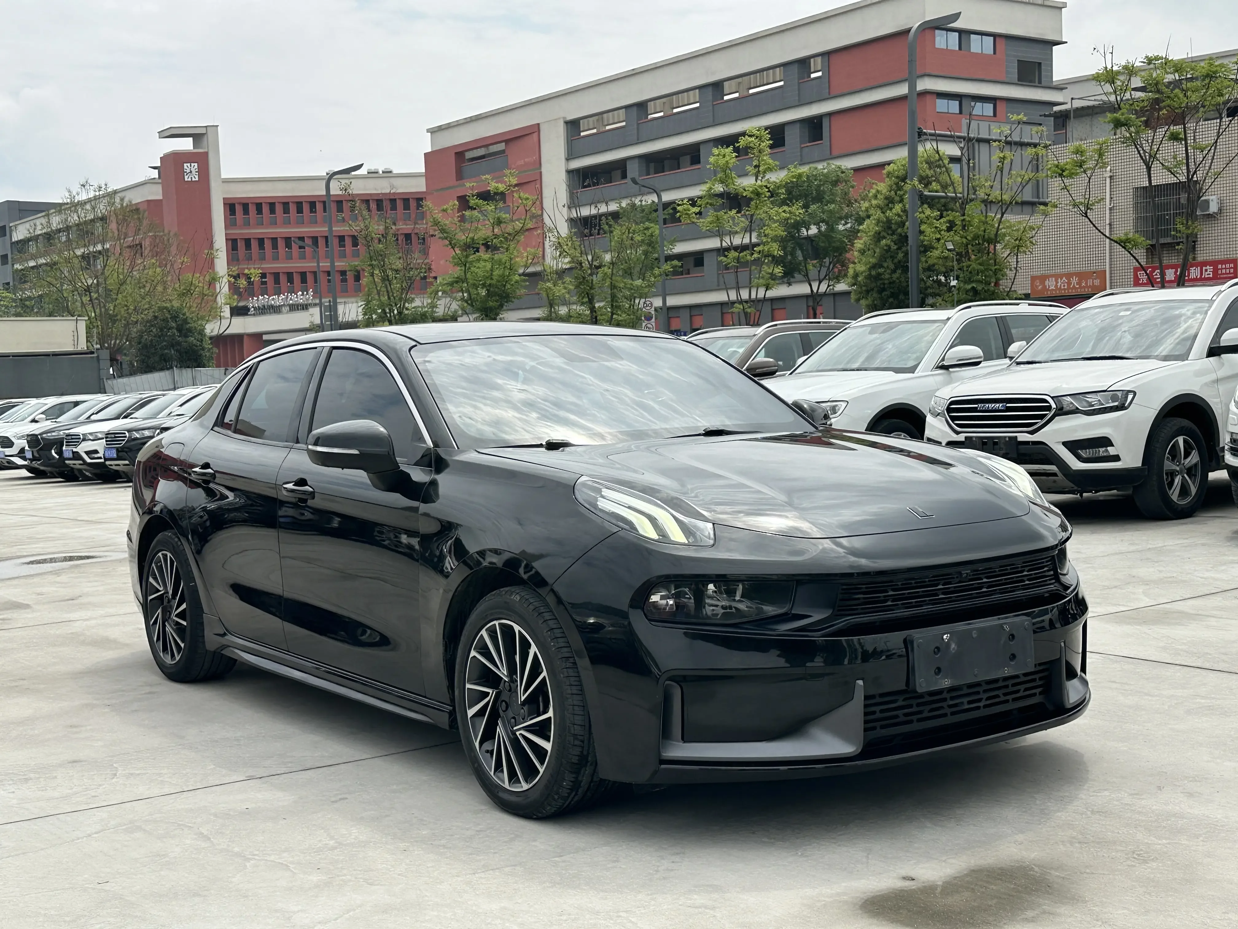 Lynk & Co 03