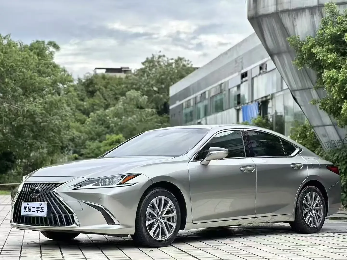 Lexus ES