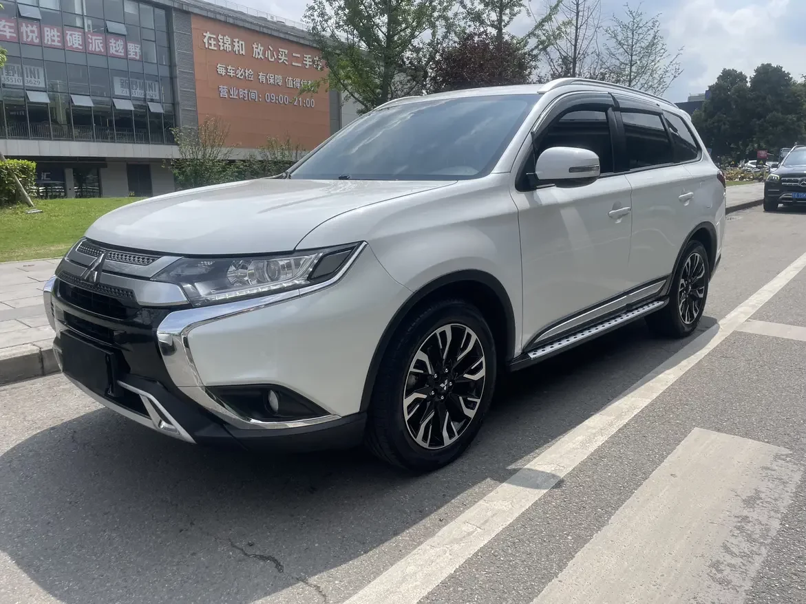 Mitsubishi Outlander  из Китая