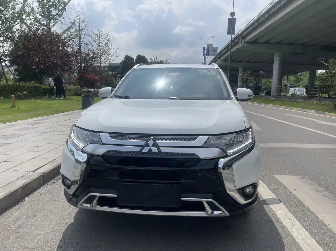 Mitsubishi Outlander  из Китая