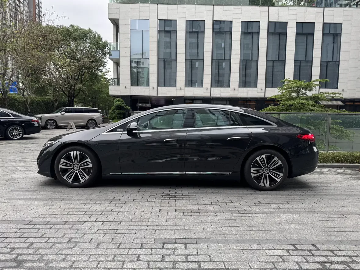 Mercedes-Benz EQS