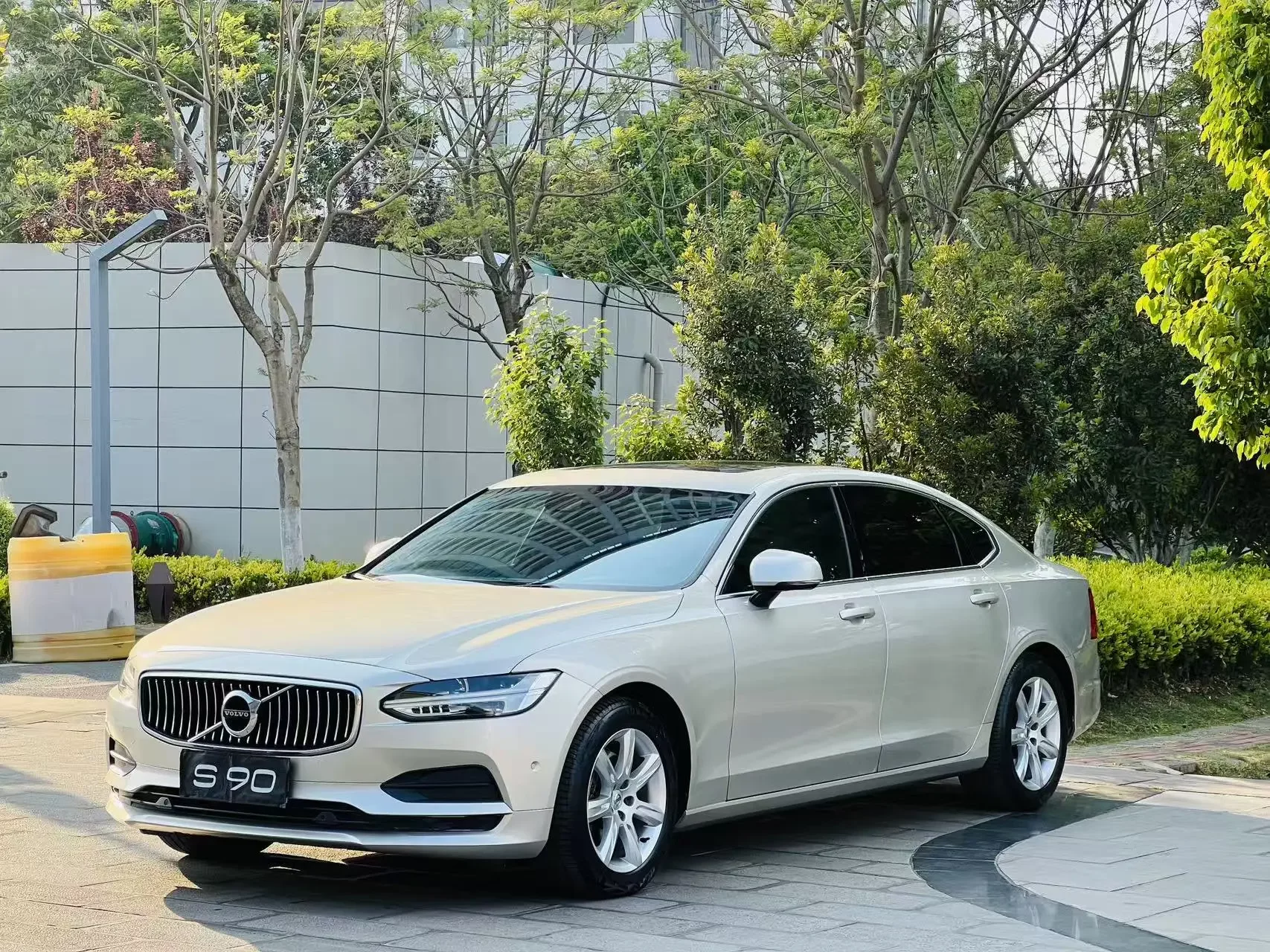 Volvo S90