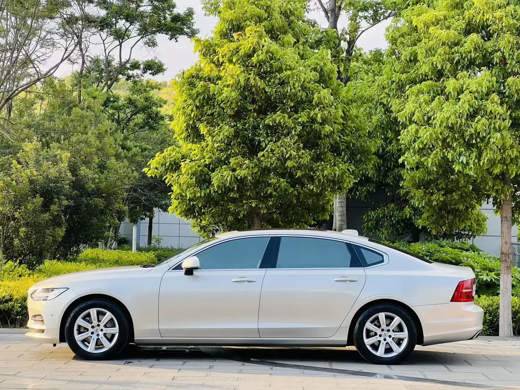 Volvo S90
