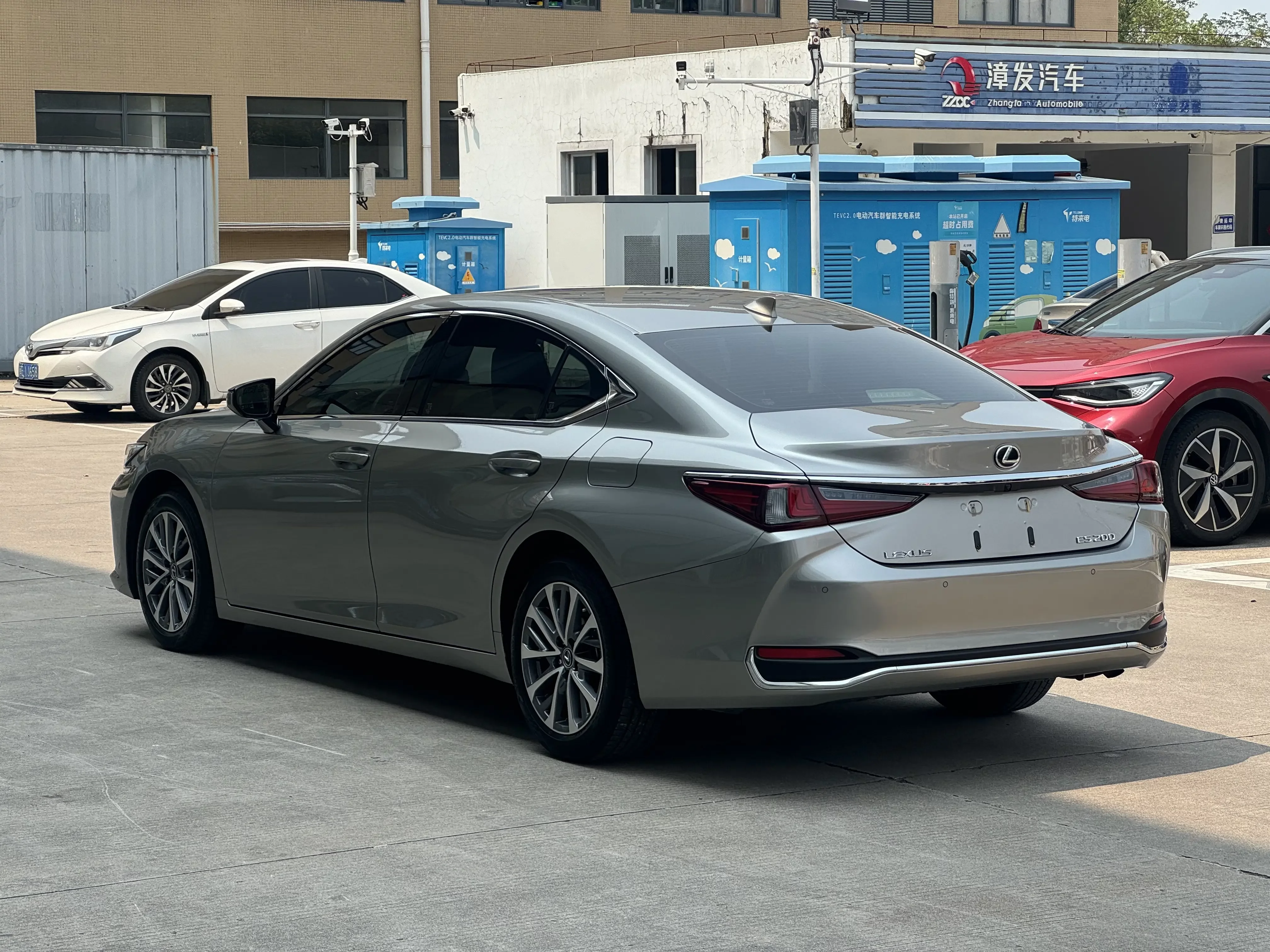 Lexus ES