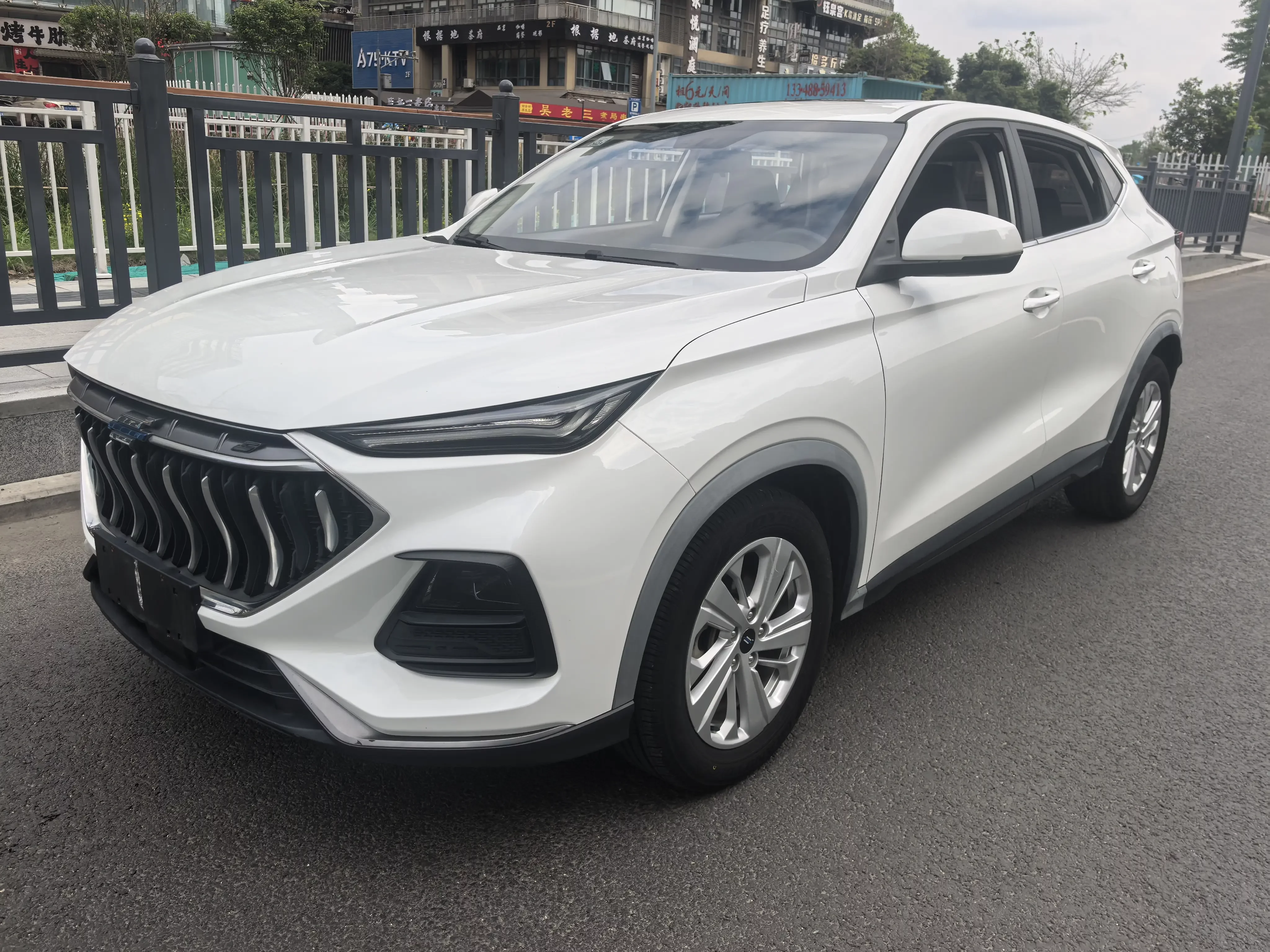 Oshan Changan Auchan X5