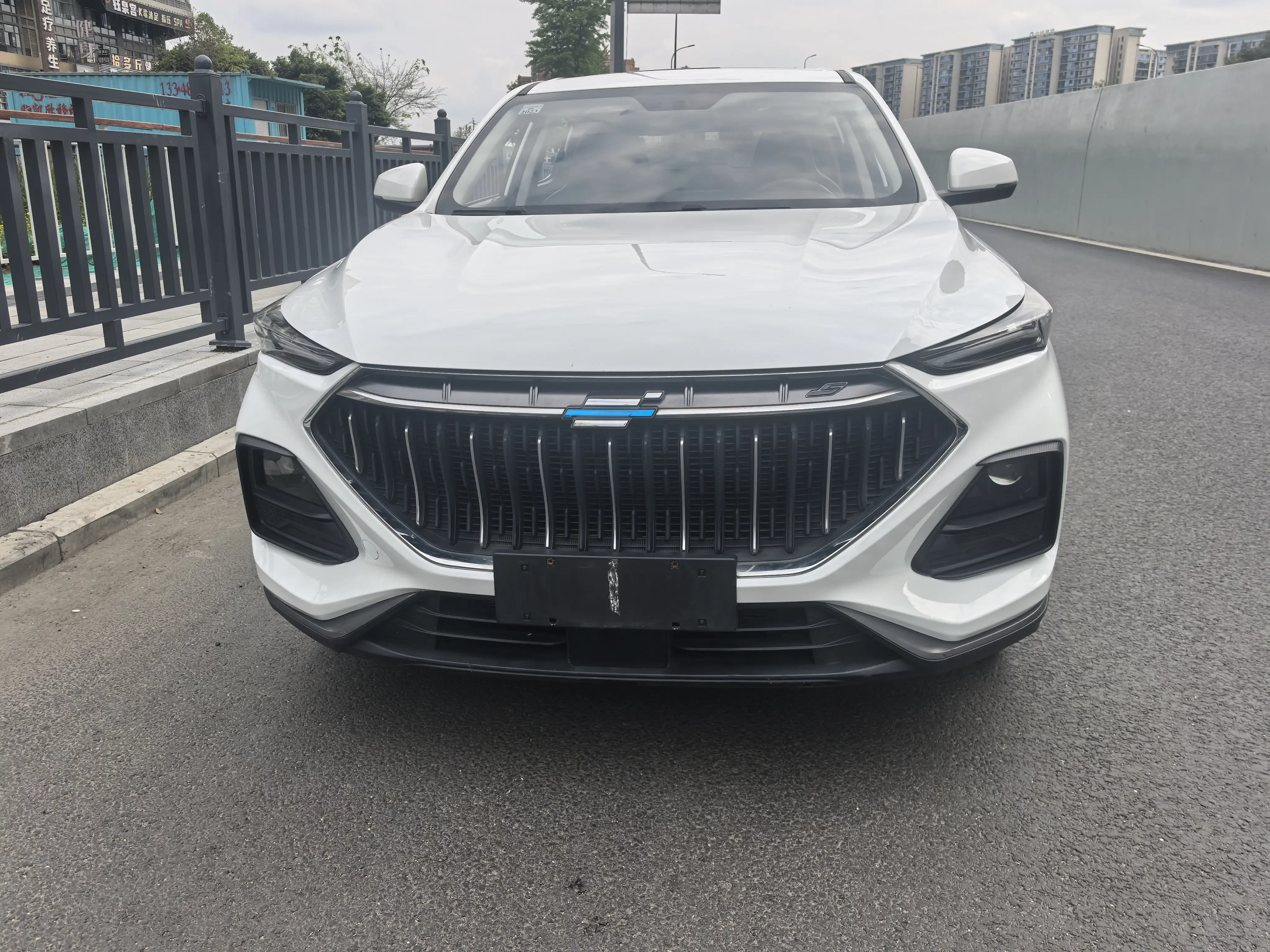 Oshan Changan Auchan X5
