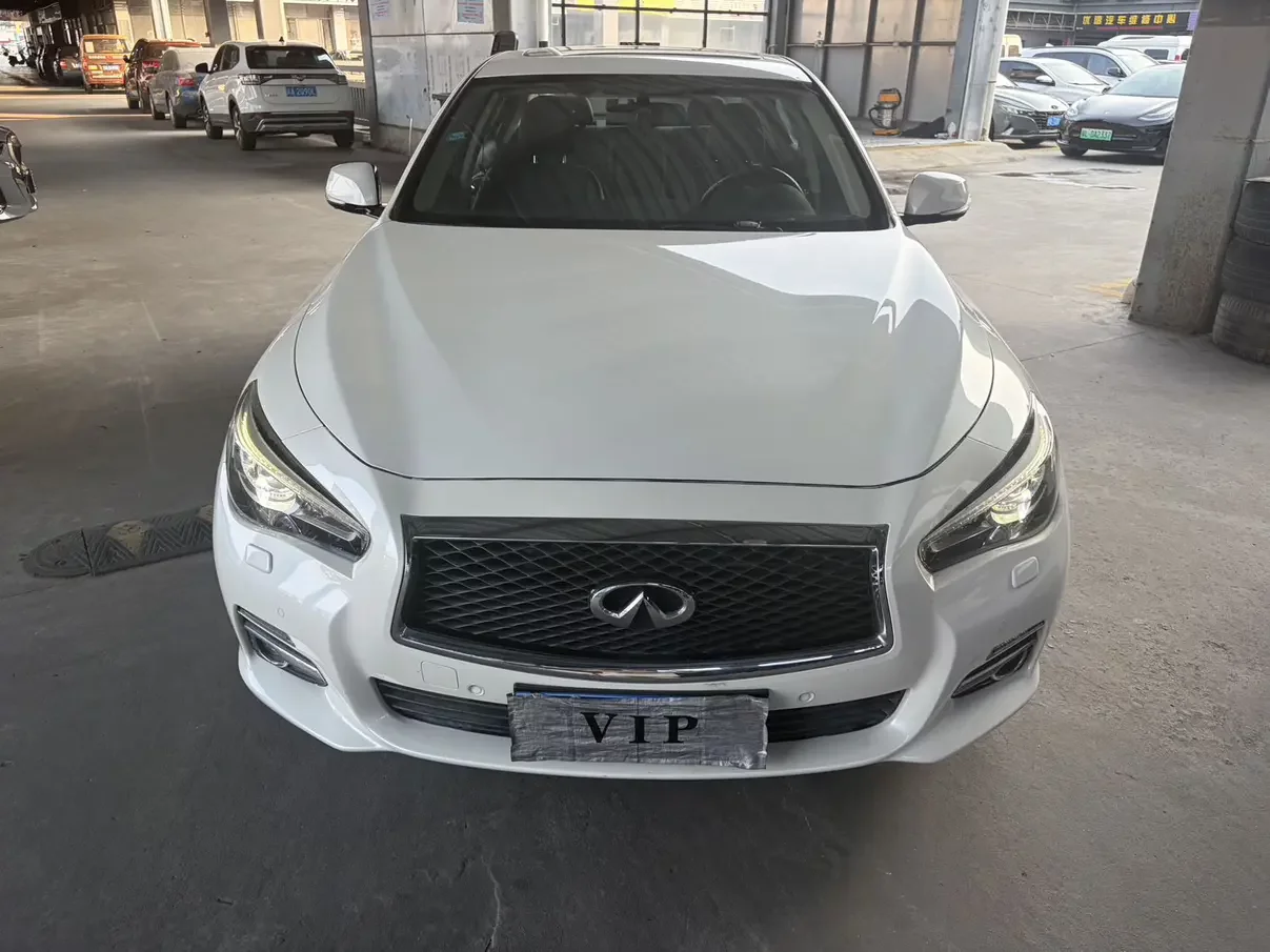 Infiniti Q50L
