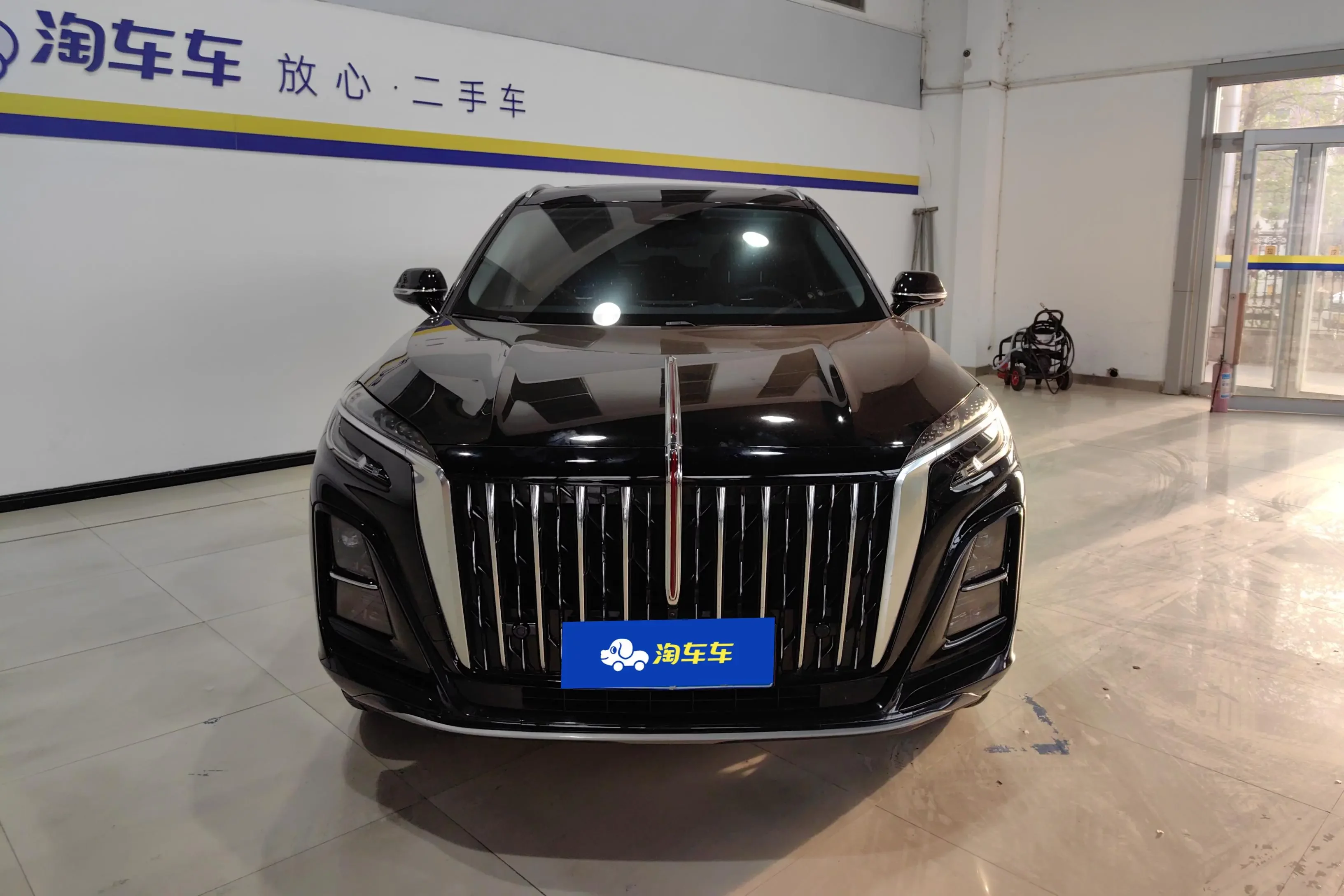 Hongqi HS3