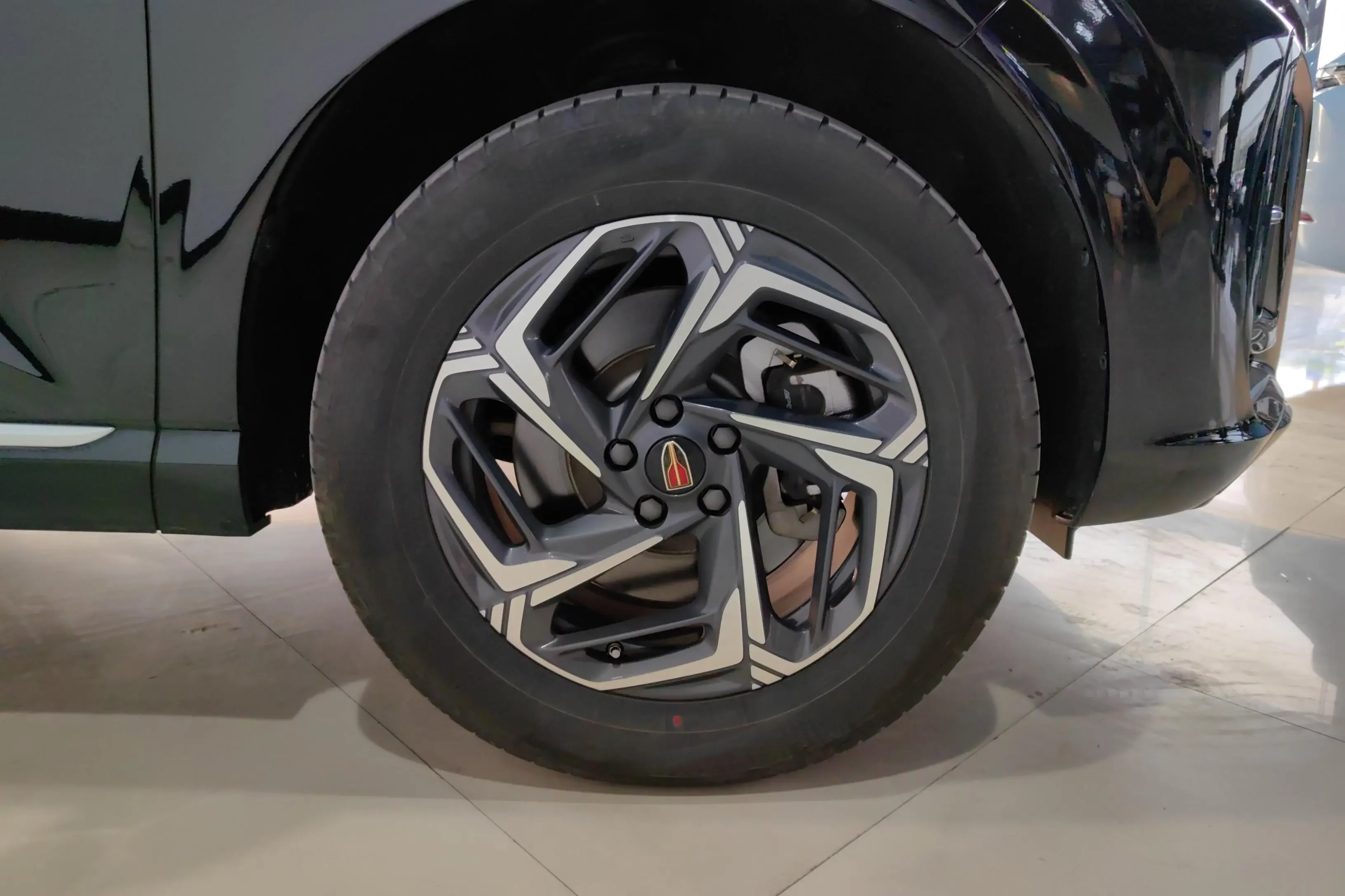 Hongqi HS3