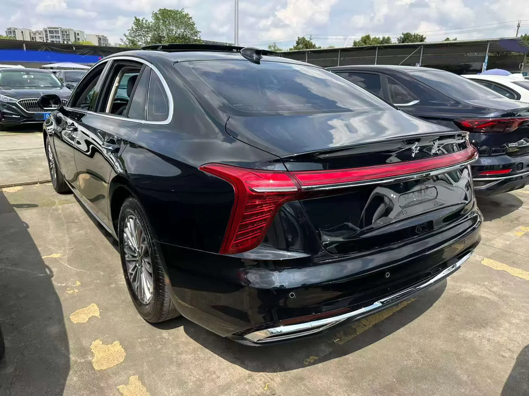 Hongqi H5
