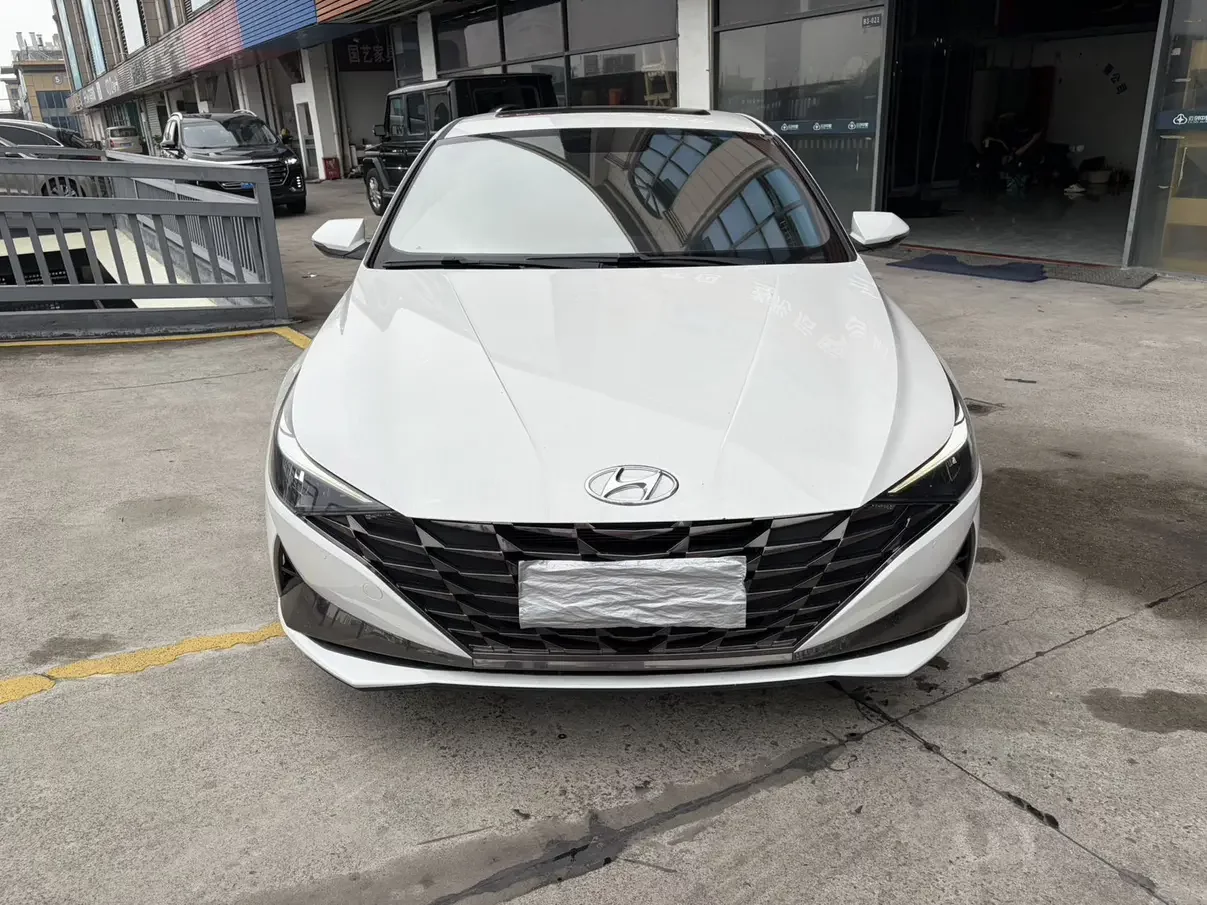 Hyundai Elantra