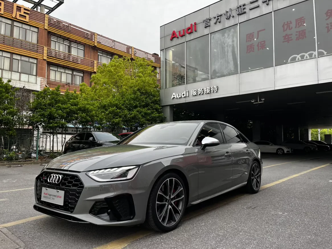 Audi S4