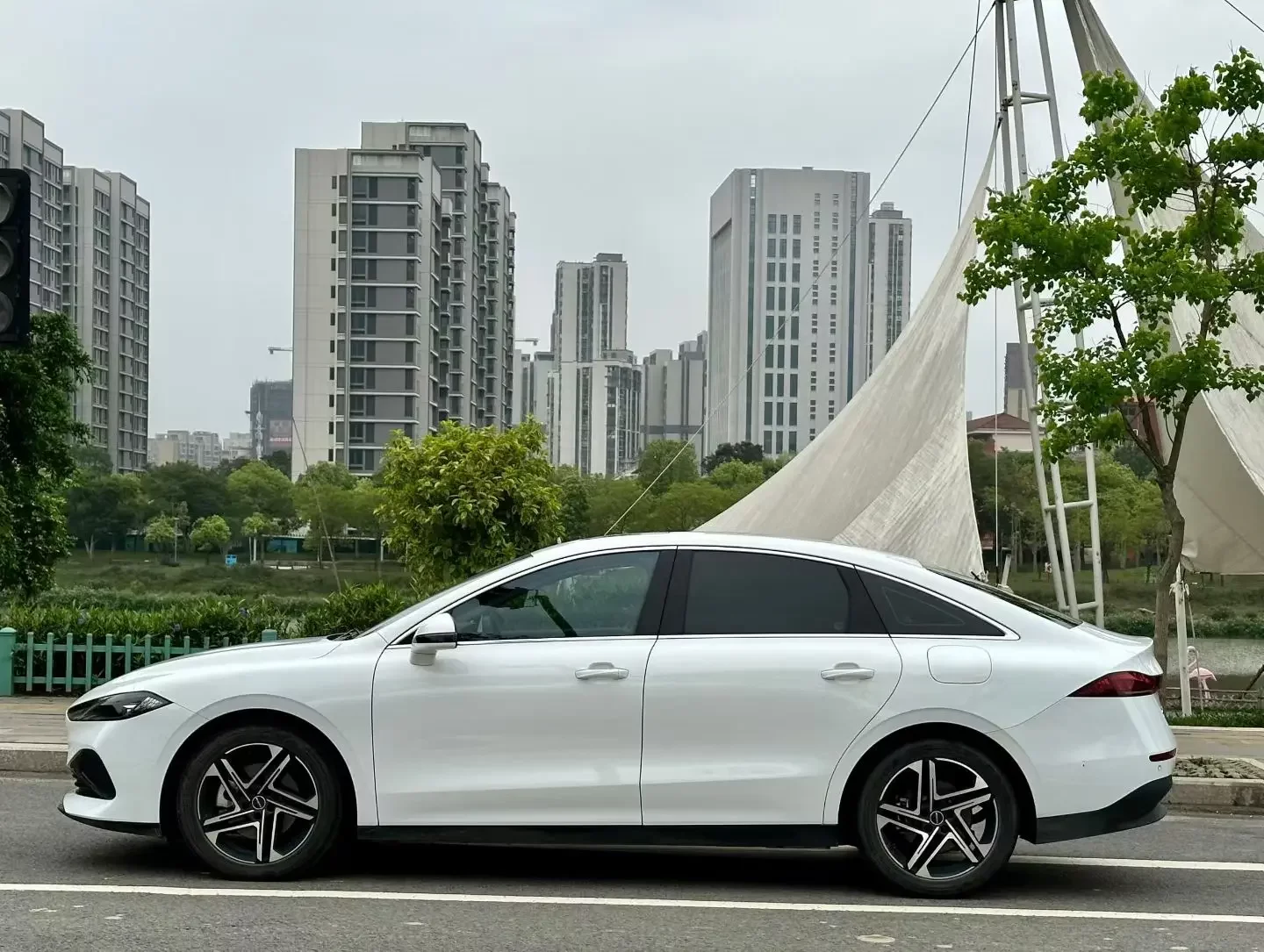 Roewe D7 DMH
