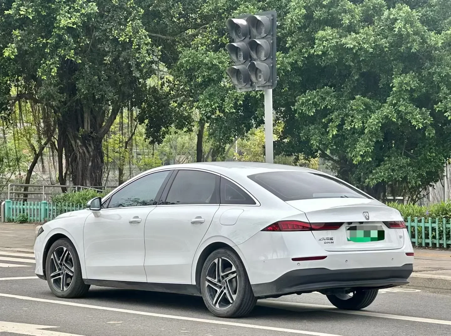 Roewe D7 DMH