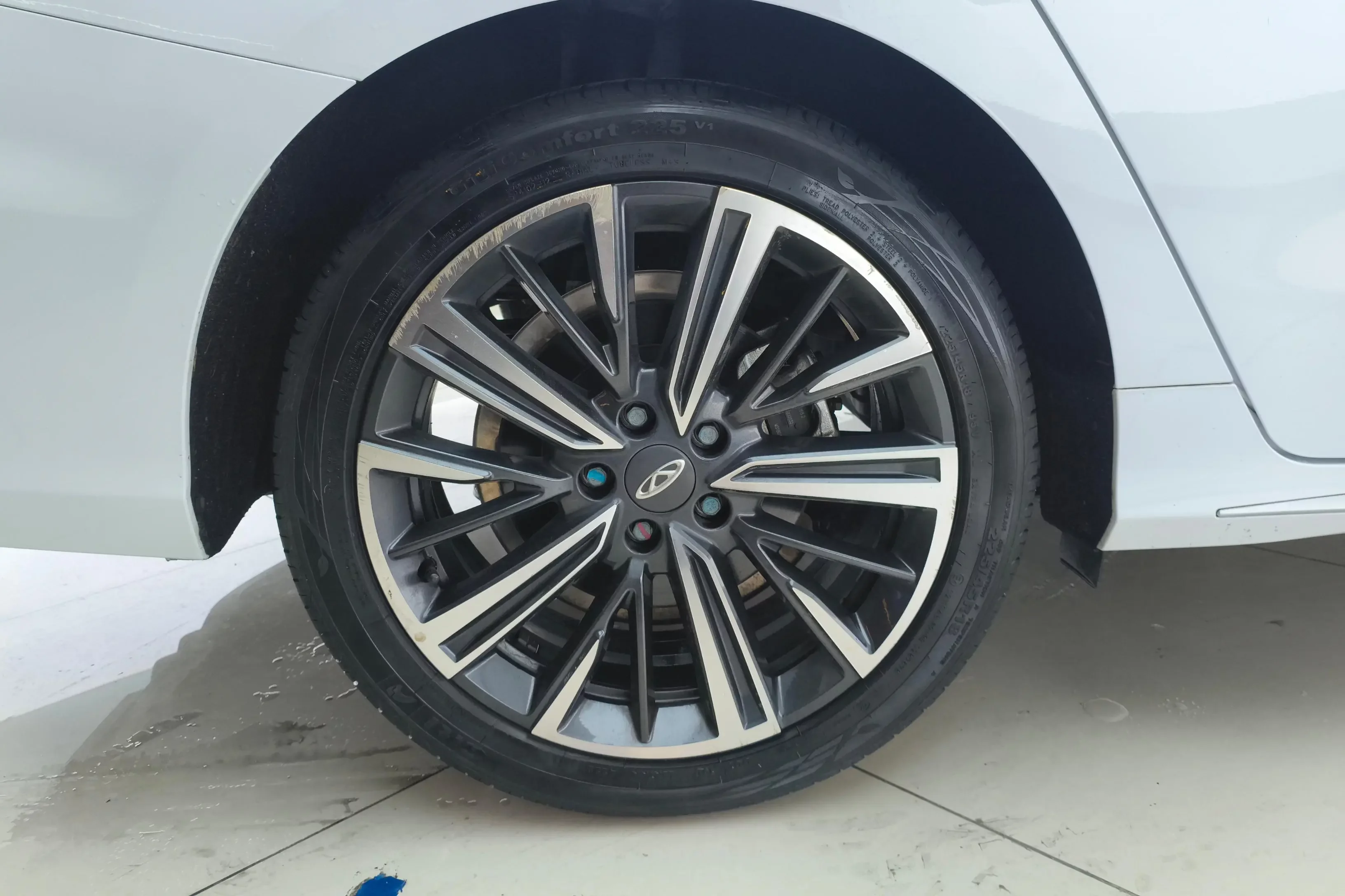 Chery Arrizo 8