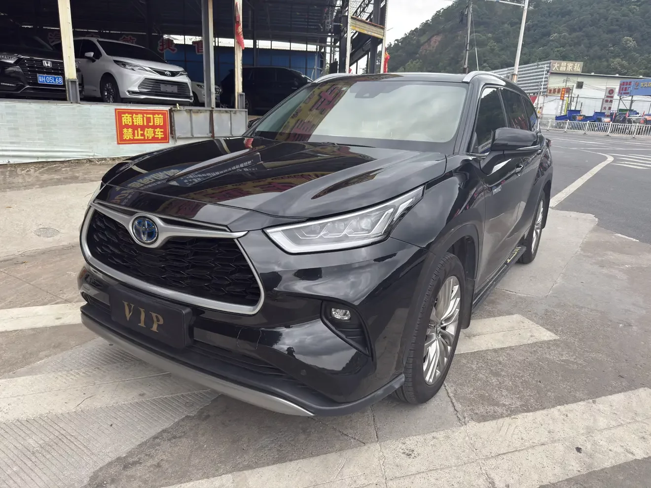 TOYOTA HIGHLANDER