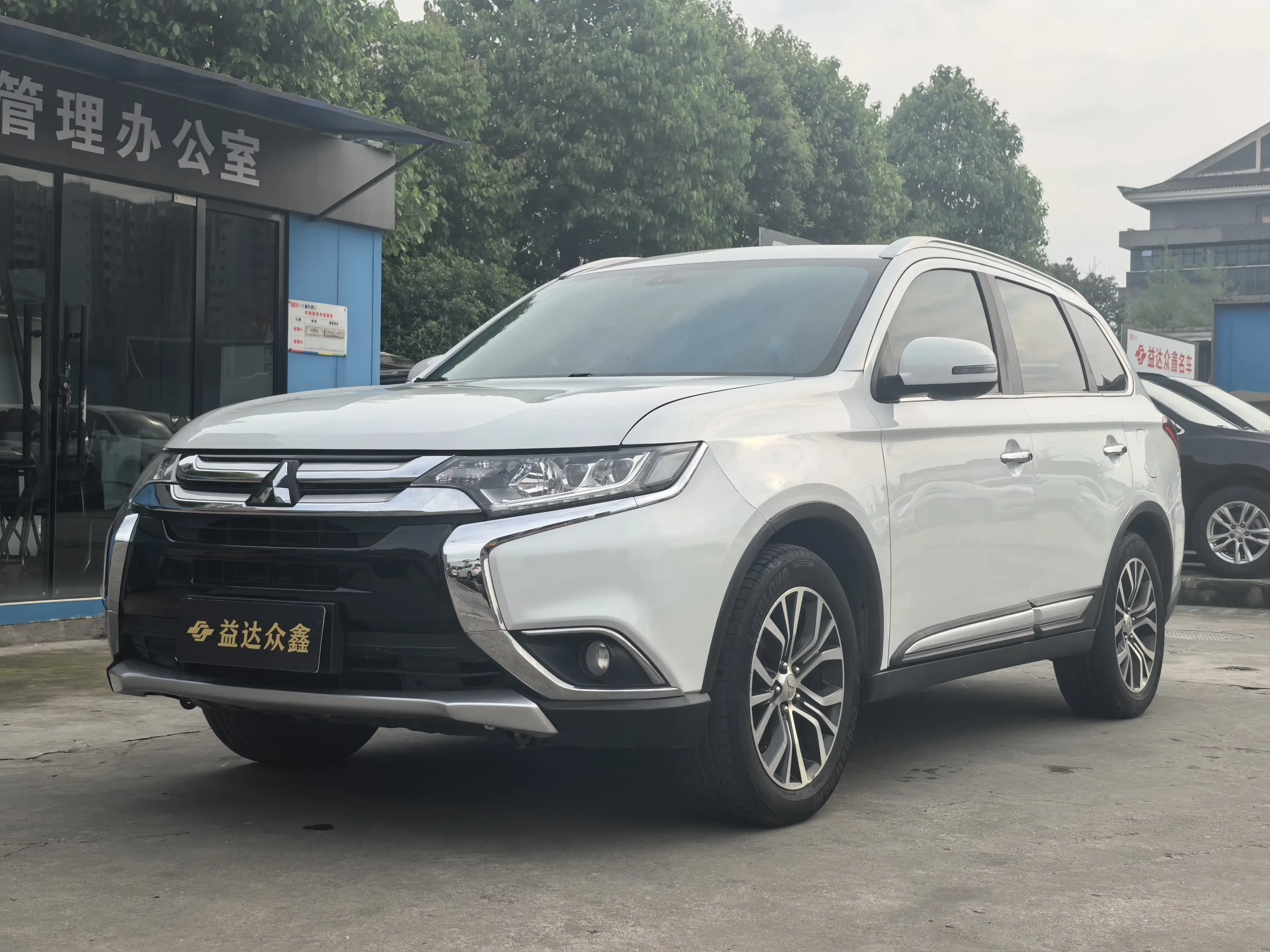 Mitsubishi Outlander  из Китая