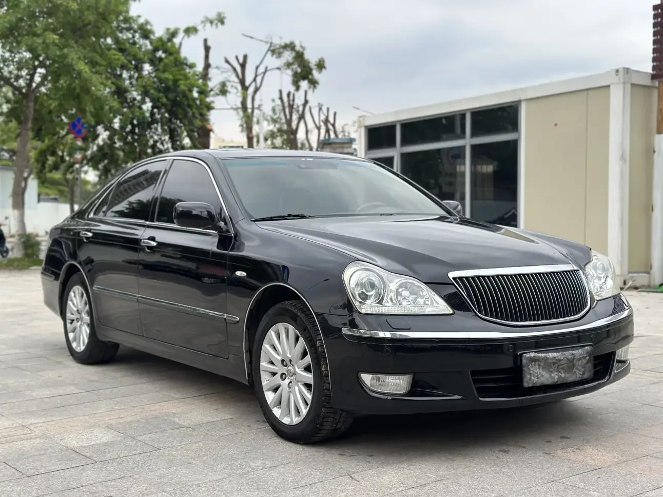 Hongqi red flag flourishing