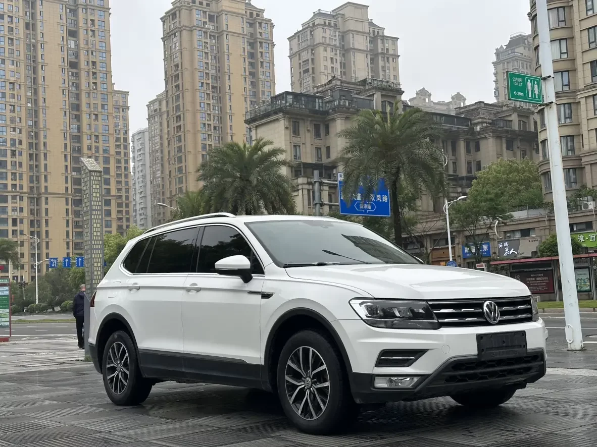 Volkswagen Tiguan L
