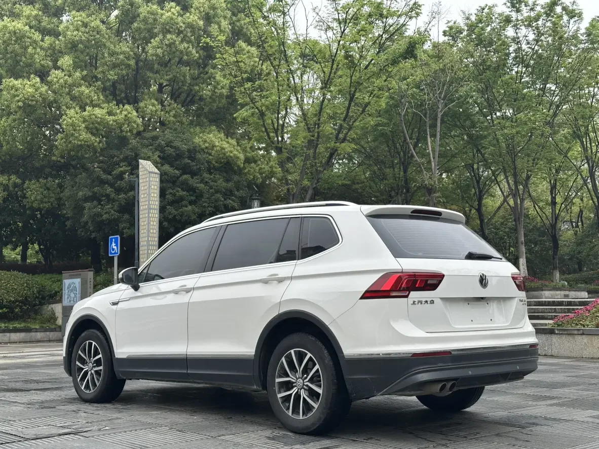 Volkswagen Tiguan L