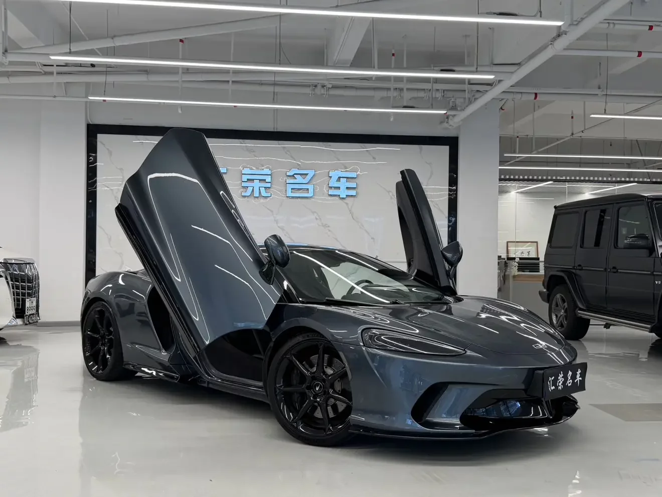 McLaren GT
