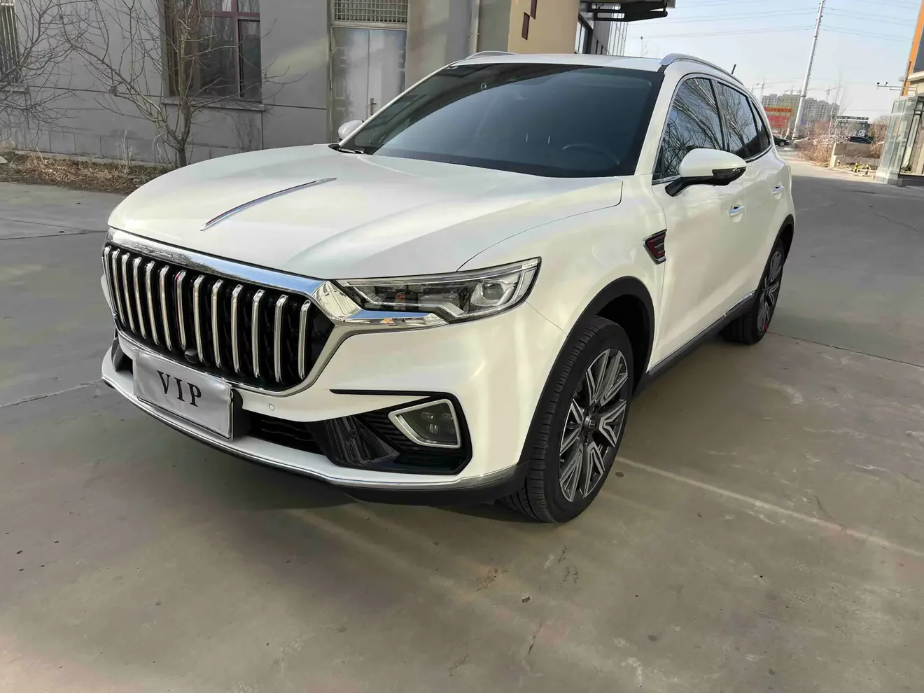 Hongqi HS5
